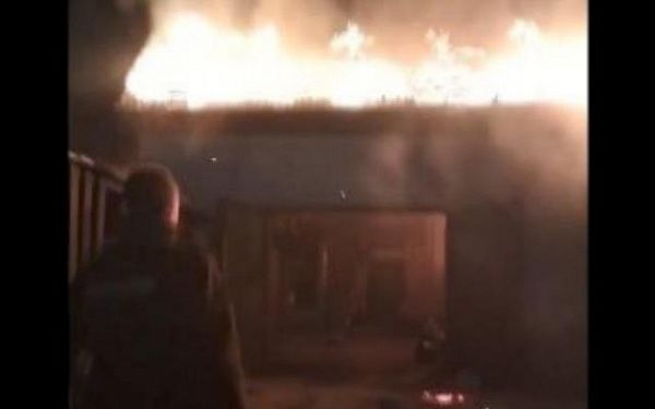 Отважные полицейские спасли семью из горящего дома в Улан-Удэ