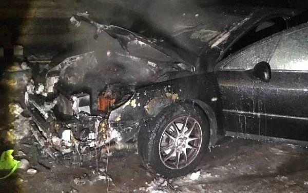 В Джидинском районе Бурятии автомобиль пытались согреть электроплиткой