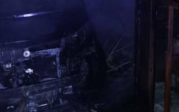 В Бурятии огонь уничтожил автомобиль «Toyota Alphard»