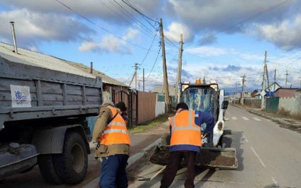 Коммунальщики устраняют последствия непогоды в Улан-Удэ