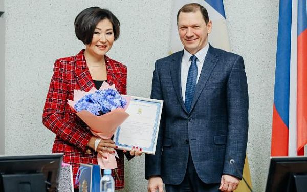 Мэр Улан-Удэ поблагодарил руководителей предприятий за помощь в оформлении ледового городка