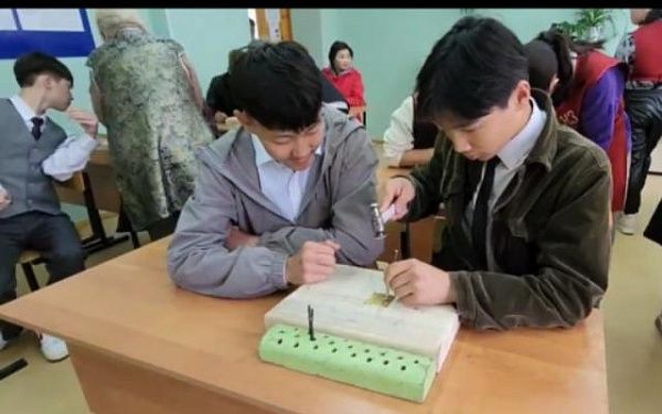 В Бурятии школьникам из Монголии провели экскурсию по учебным заведениям
