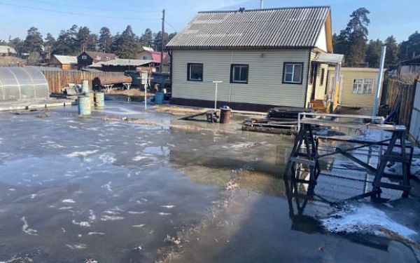 Жилые дворы в Улан-Удэ подтопило водой