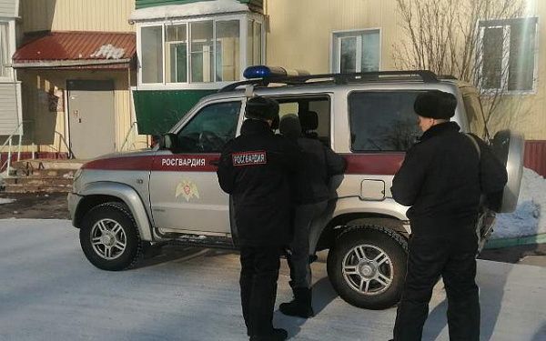 В Бурятии мужчина из ревности повредил чужую машину 