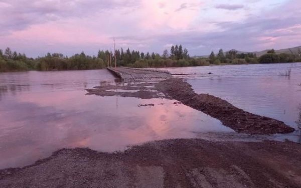 В районе Бурятии свернули понтонную переправу через реку