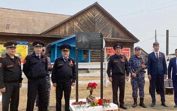 В небольшом селе Бурятии земляки увековечили память погибшего росгвардейца