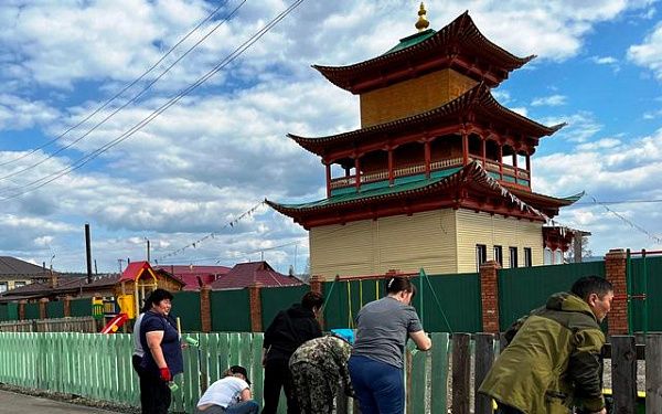 В Бурятии росгвардейцы установили в сакральном месте флагштоки для вывешивания флажков удачи