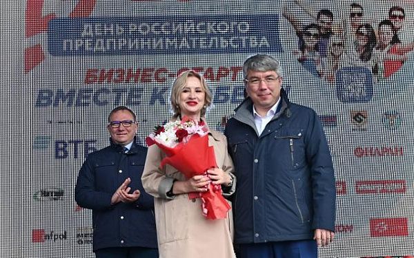 Глава Бурятии поздравил бизнесменов с Днем российского предпринимательства