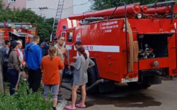 В Улан-Удэ на пожаре спасли девять человек