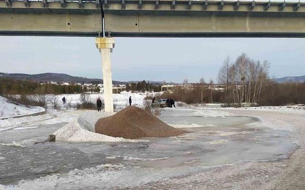 Наледные воды создают проблемы в районах Бурятии