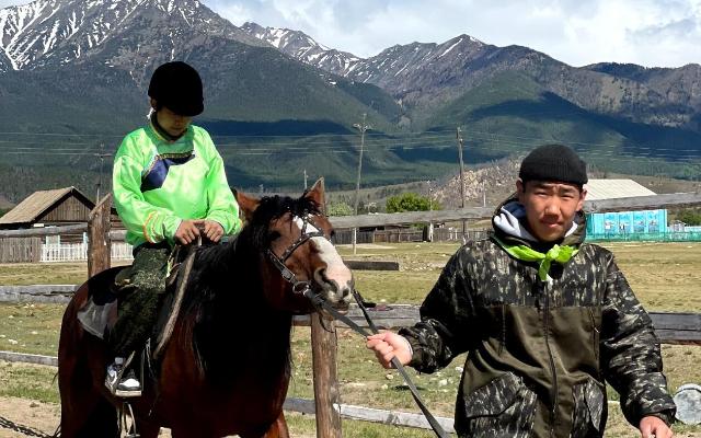 Бурятия лечение. Коневодство в Якутии. Бурятские конные водолазы. Дети Бурятии фото. Проект конного клуба.