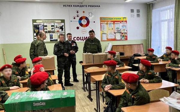 Спецназовец рассказал улан-удэнским школьникам о Героях России