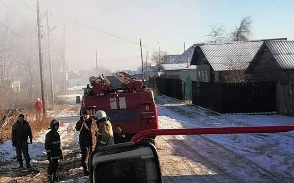 В Бурятии сгорела турбаза на Байкале