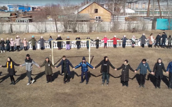 Народный танец, посвященный Сагаалгану, исполнили школьники в Бурятии