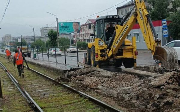 В Улан-Удэ демонтируют трамвайные остановки 