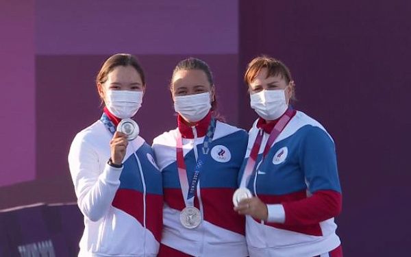 Глава Бурятии поздравил лучницу Светлану Гомбоеву с «серебром» Олимпиады в Токио