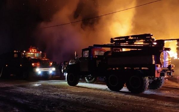 Дознаватели МЧС России проводят проверку по двум пожарам с гибелью людей