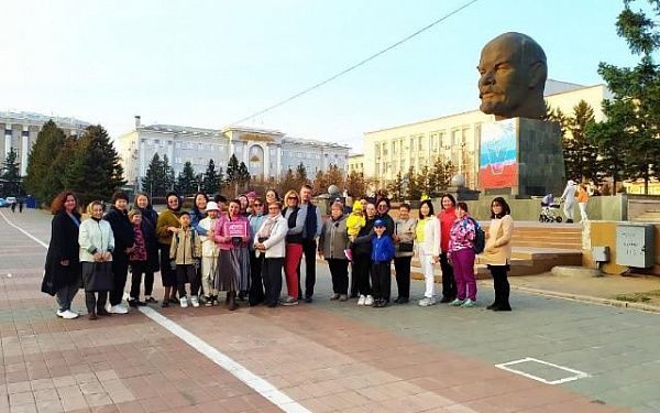 В Улан-Удэ гиды провели экскурсию "Хото" для гостей города