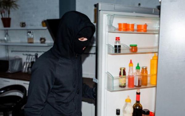 В Улан-Удэ 36-летний воришка похитил у приятеля холодильник и стиральную машину