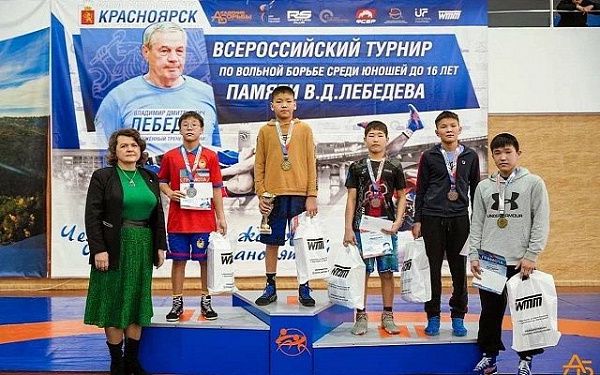 Юные борцы из Бурятии завоевали семь медалей на всероссийских соревнованиях