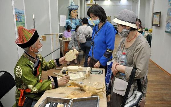 В Улан-Удэ открылась выставка-конкурс декоративно-прикладного искусства и народных художественных промыслов