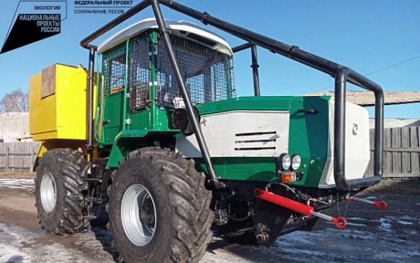 «Мощная и маневренная техника»: В Кабанский район прибыл новый трактор