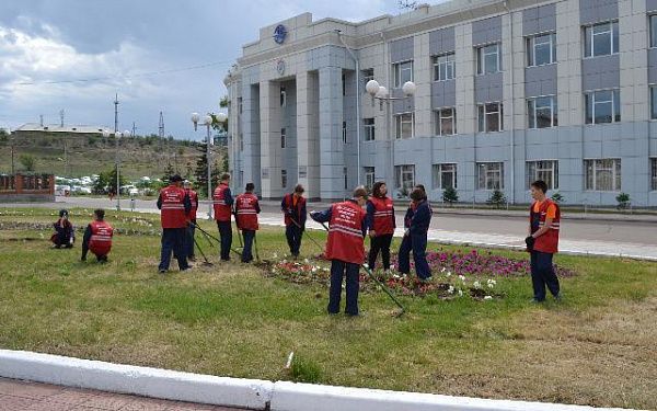 Улан-Удэнский авиационный завод примет на работу школьников на лето