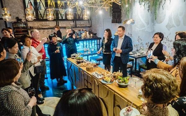 В бурятском ресторане подаются блюда из книги рецептов 14 века