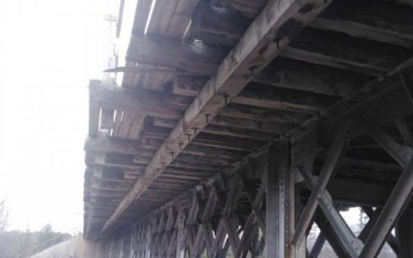 На севере Бурятии заменят прогнивший деревянный мост через реку