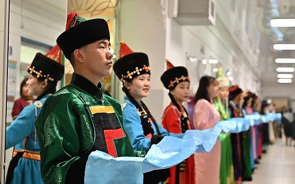 Подведены итоги конкурса на соискание премии Главы Республики Бурятия в области развития бурятского языка «Үндэһэн хэлэнэй үлзы хэшэг» - «Священный дар родного языка»