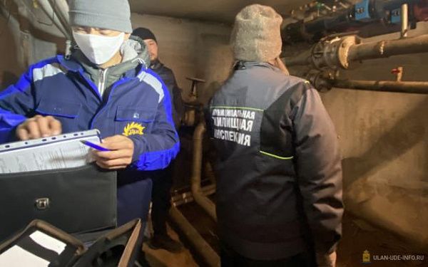 В Улан-Удэ проверяют температуру горячей воды из-под крана в многоквартирных домах