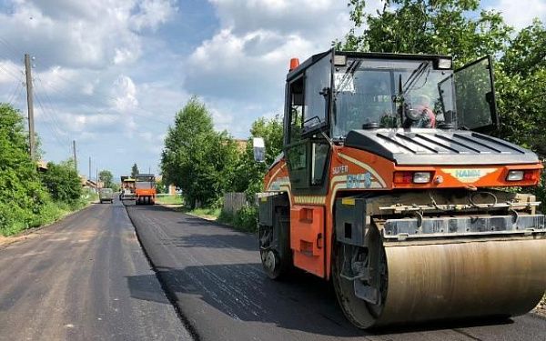 В селе Бурятии на центральной улице уложили новый асфальт