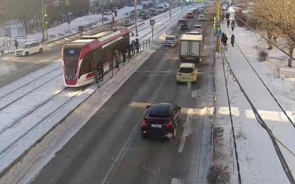 Затор на оживленной дороге в Улан-Удэ устранили