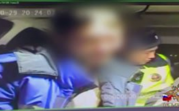 В Бурятии пьяный водитель микроавтобуса дважды пытался подкупить полицейских