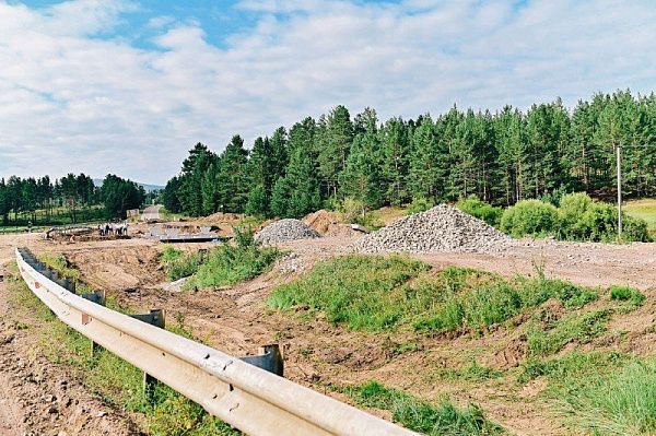 Свыше 4 млн рублей потратят на восстановление автодороги и моста в районе Бурятии 