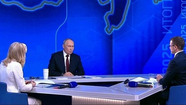 Снижение темпов экономического роста — это плата за сохранение качества экономики и макроэкономических показателей, заявил Путин