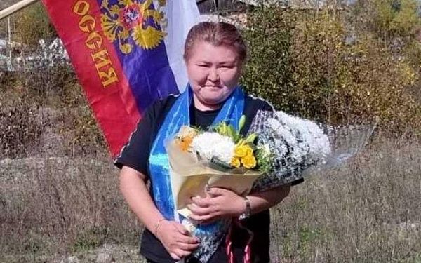 В Бурятии земляки торжественно встретили медсестру-участницу СВО