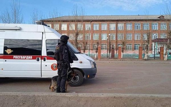 В Улан-Удэ взрывотехники Росгвардии обследовали объекты образования