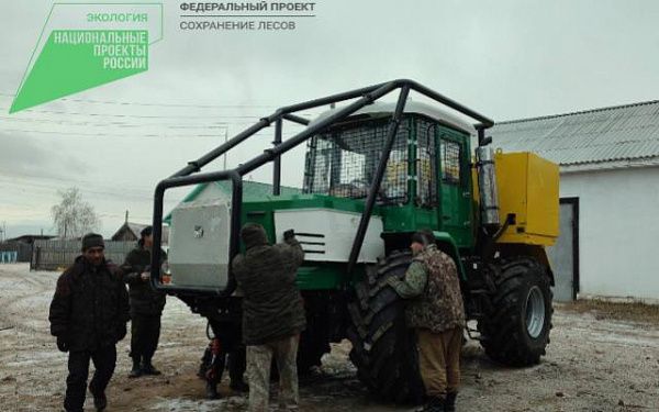 В Бурятию прибыл трактор для защиты леса