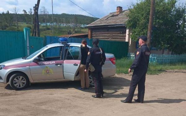 Жительница Бурятии отомстила мужчине, разбив окно его автомобиля