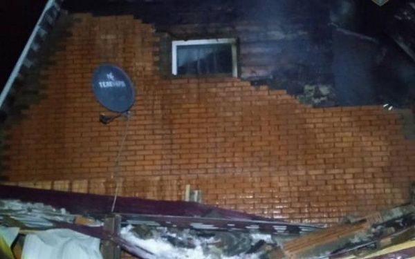 В Бурятии крупный пожар лишил крова многодетную семью