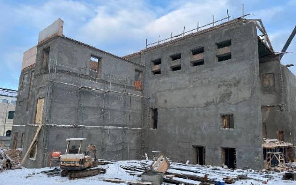 В Улан-Удэ укрепили стены здания кукольного театра 