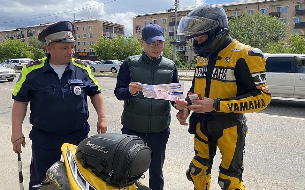 На дорогах Улан-Удэ провели профилактическую акцию для мотолюбителей
