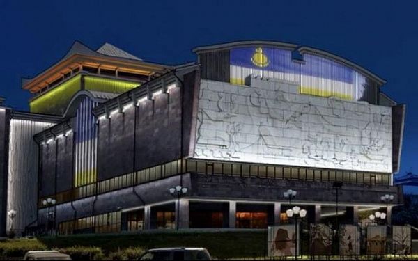 Здание Бурятского драмтеатра будет светиться яркими красками