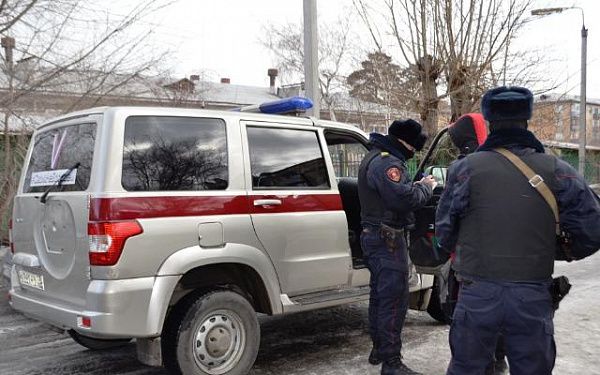 В Улан-Удэ росгвардейцы задержали мужчину, ограбившего школьника
