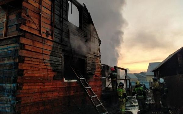 В Улан-Удэ на пожаре пострадала женщина