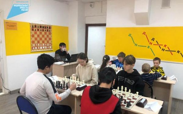 В Доме научной коллаборации им. М.П. Хабаева прошел шахматный турнир