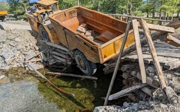 В Бурятии снова рухнул деревянный мост