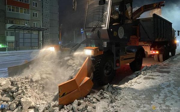 За два дня специалисты Комбината по благоустройству вывезли 253 самосвала снега с улиц Улан-Удэ