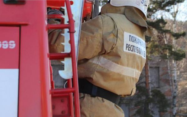 В Бурятии в результате пожара погибли женщина с сыном